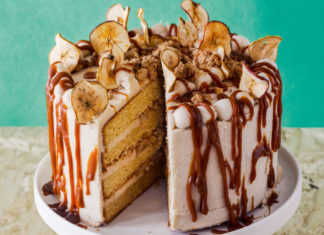 Toffee apple crumble cake
