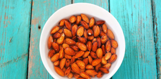 Activated nuts – wet raw almonds