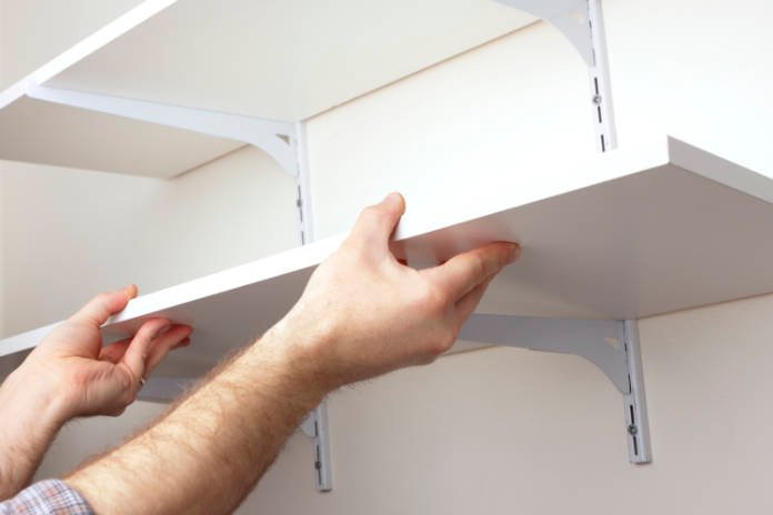 Choose the right materials and brackets for shelving