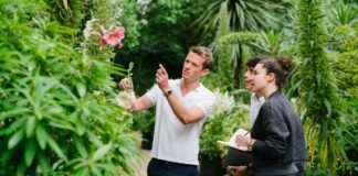 Gardening courses – Garden designer Andrew Duff with Inchbald students