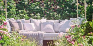 How to choose garden furniture